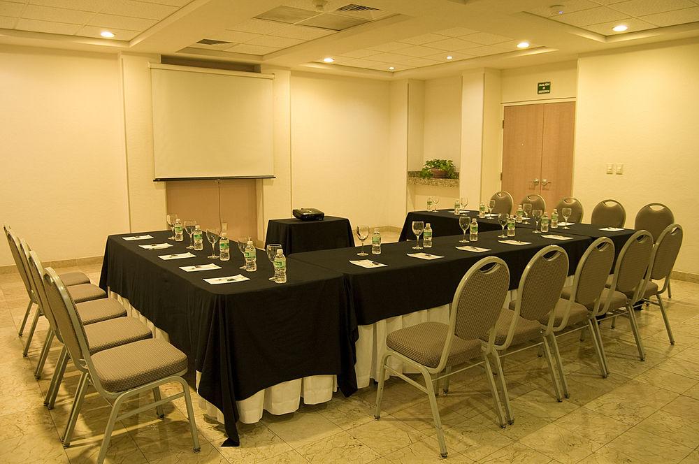 Fato Hotel Queretaro Ngoại thất bức ảnh